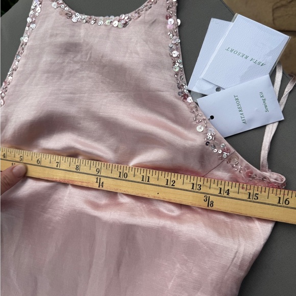ASTA RESORT Marina Hand Beaded Mini Dress - Bon Bon Pink
SIZE S NWT - Picture 15 of 16